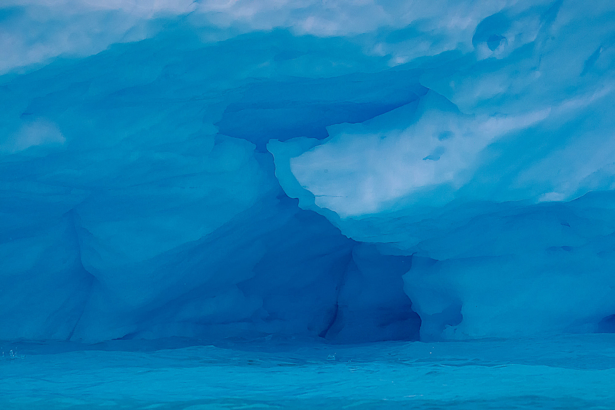 blauer Eisberg