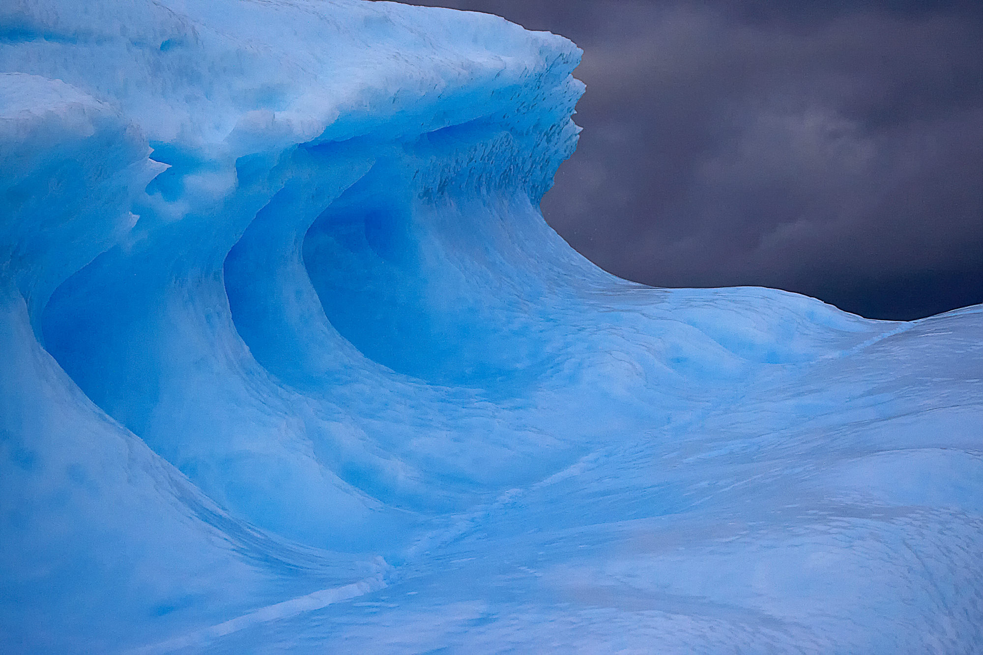 blauer Eisberg